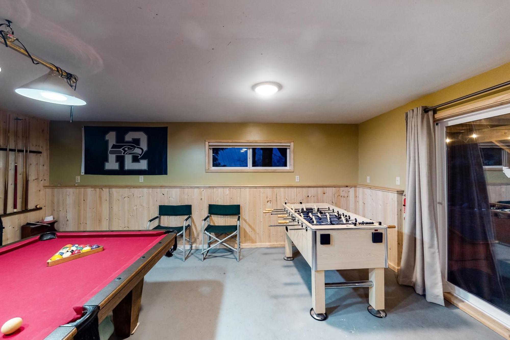 Towering Pines Cabin & Game Room Левенуэрт Номер фото