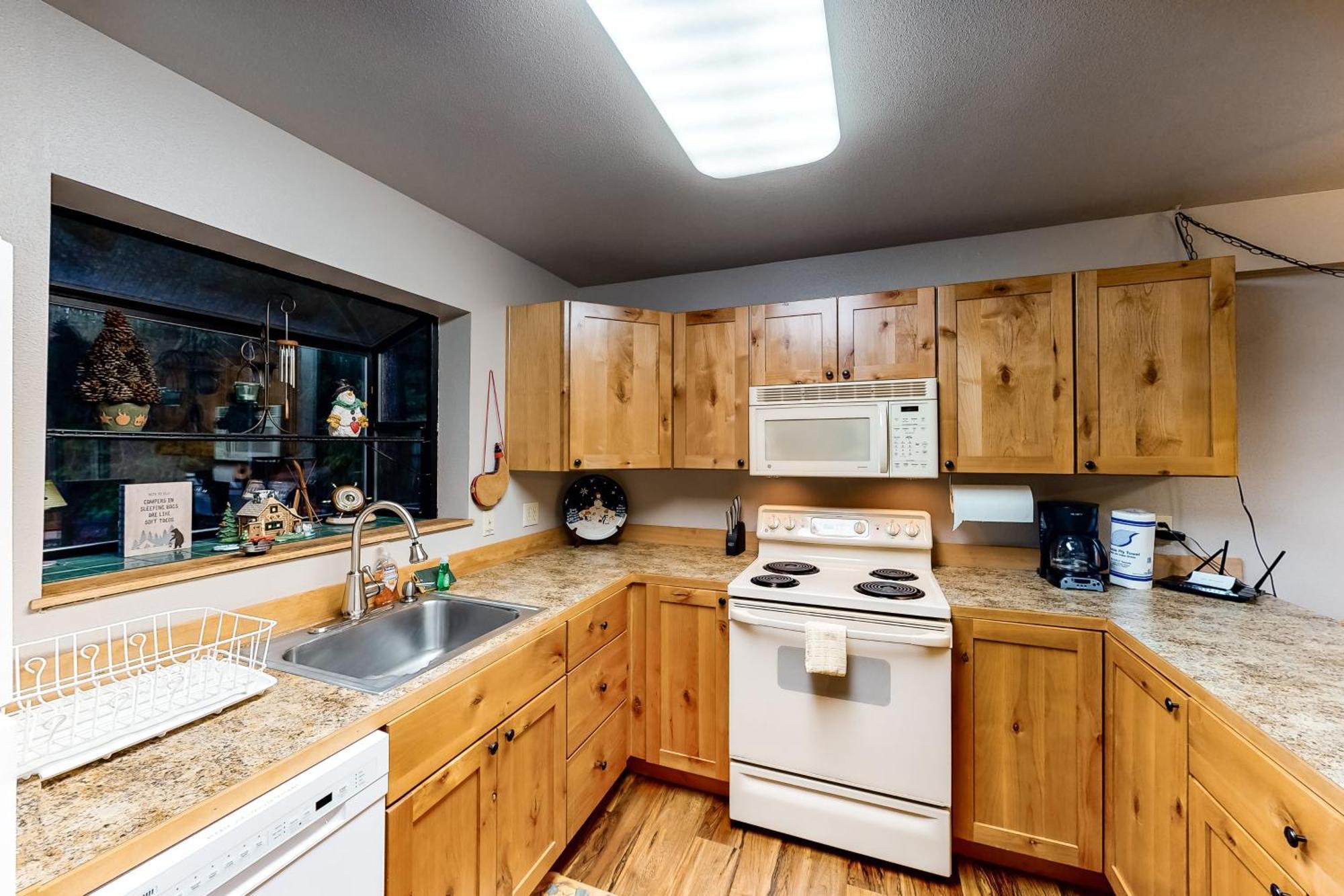 Towering Pines Cabin & Game Room Левенуэрт Номер фото
